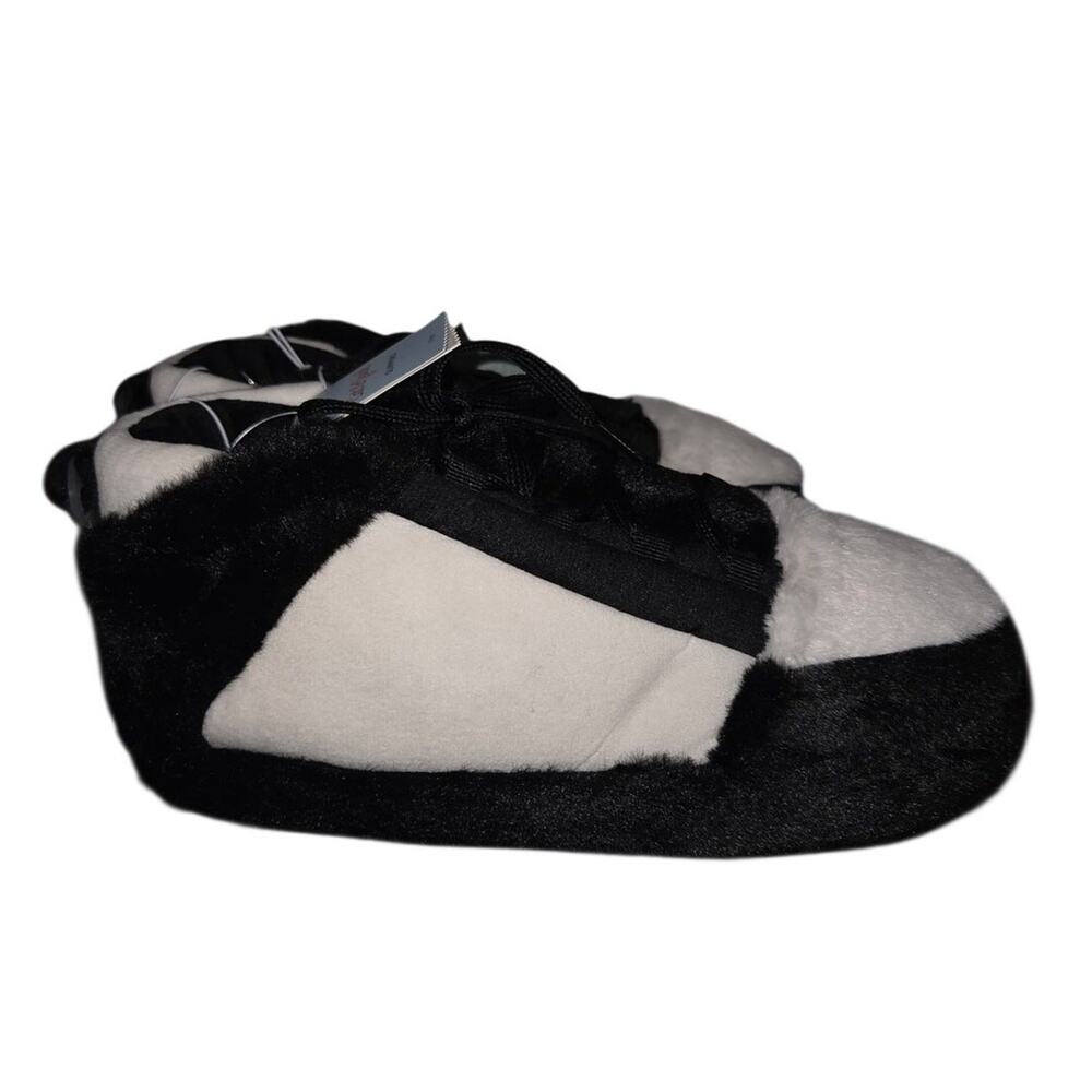 Cat & Jack Journey Sneaker Black & White Slippers Kids 4-5 New with Tags